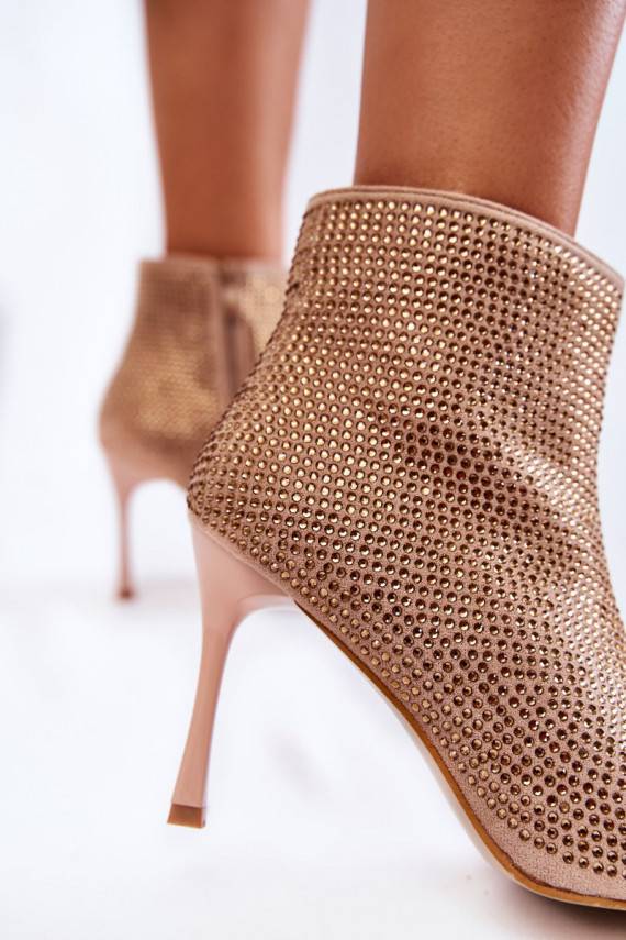   Aulinukai su plonais kulniukais su kniedėmis smėlio spalvos Irma