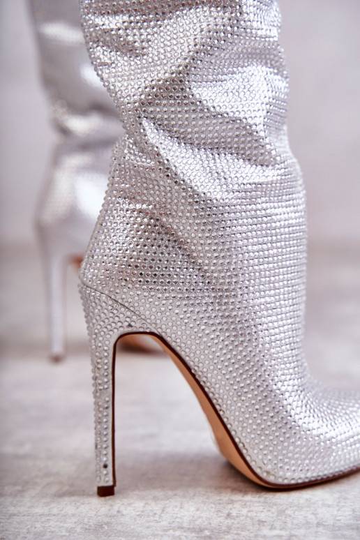  ilgaauliai batai su plonais kulniukais su tviskančiomis akutėmis sidabro spalvos Lovisa