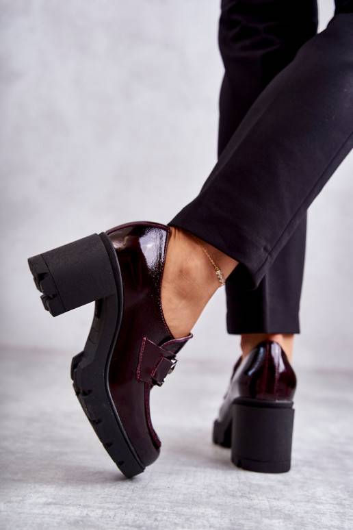 Elegantiško stiliaus batai su kulniukais Ze Srebrną Ozdobą bordo spalvos Harmell