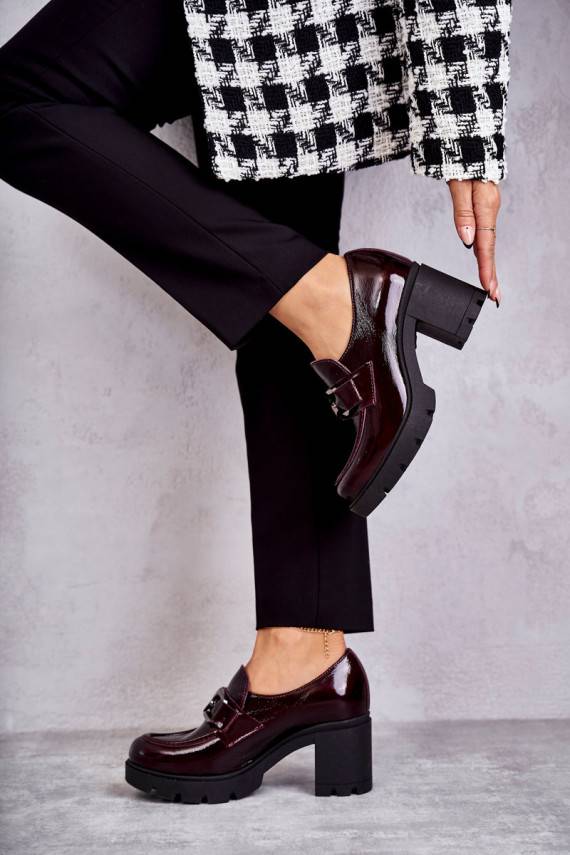 Elegantiško stiliaus batai su kulniukais Ze Srebrną Ozdobą bordo spalvos Harmell