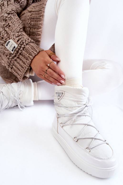 sniego batai su raišteliais baltos spalvos Carrios    sniego batai su raišteliais baltos spalvos Carrios