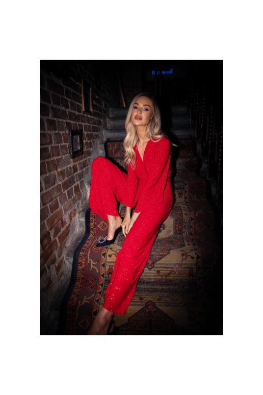 Raudonos splavos kombinezonas  iš Moe