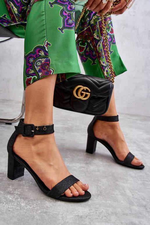 Blizgantys sandalai su kulniukais juodos spalvos Maxim