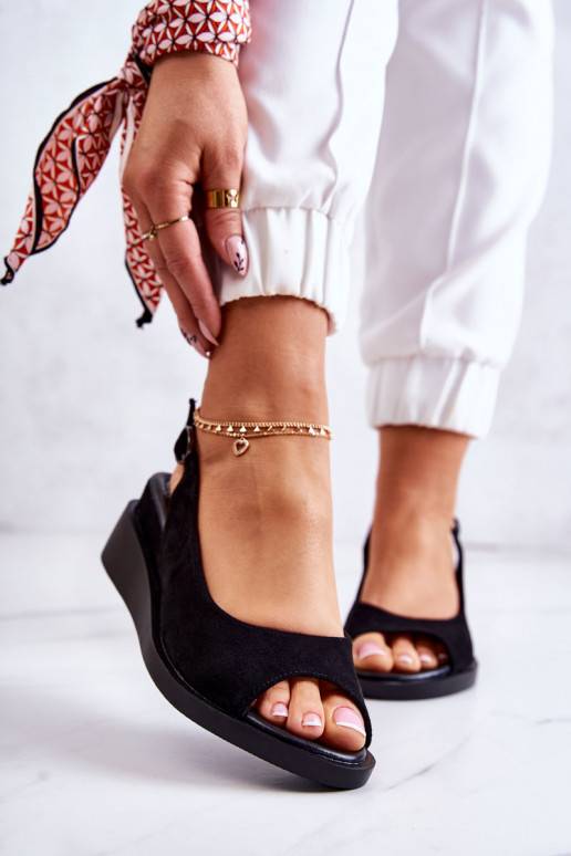   Zomšinės basutės su sagtelėmis juodos spalvos Camille