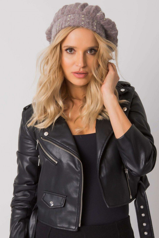 Kepurė dekoruota mažais kristalais AT