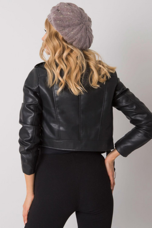 Kepurė dekoruota mažais kristalais AT