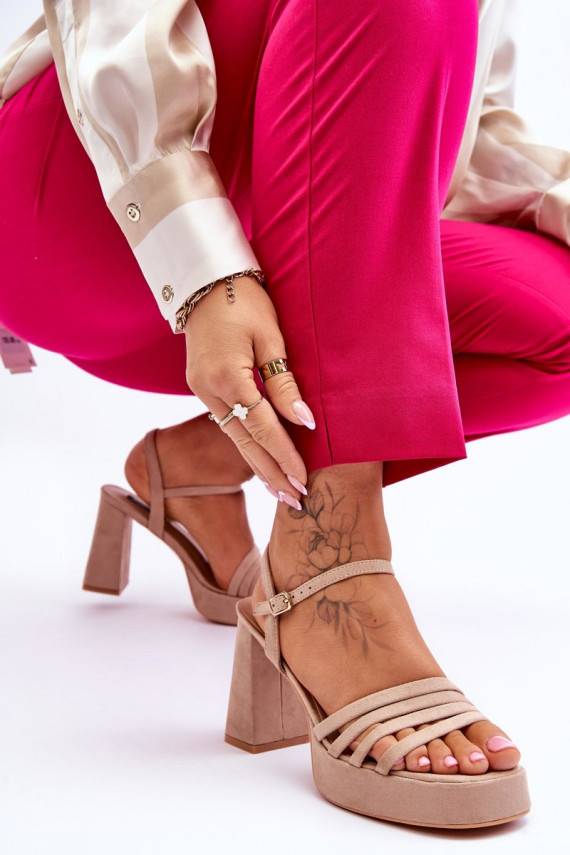   Zomšinės basutės su kulniukais ir platforma smėlio spalvos Verda