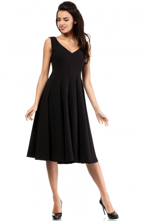 Klasikinė juoda suknelė Moe